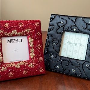 Black and red beaded set/2 frames for 3 x3” pics❣️